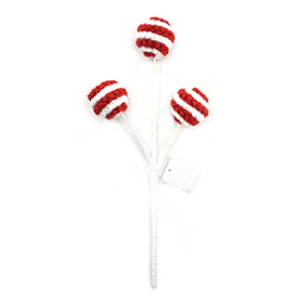 Ball of yarn pick